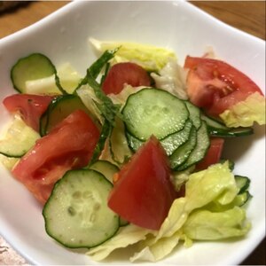 野菜たっぷりサラダ